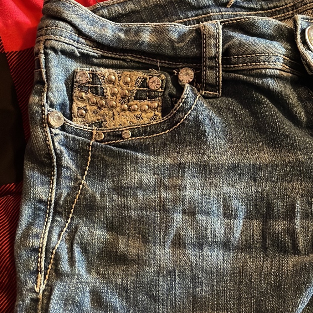 Shorts - Picture 2 of 4